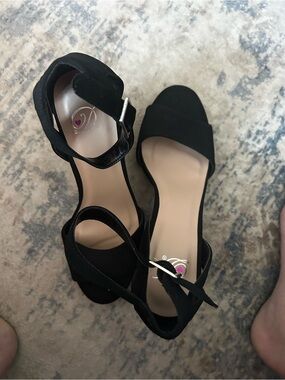 Women's Black Ankle Strap Dress Sandals - Brand Unspecified
